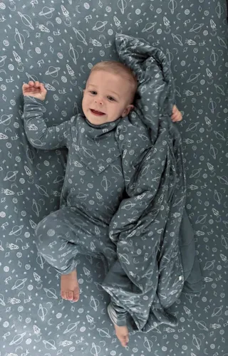 Vista 35 de GUNAMUNA Pijama unisex convertible ultrasuave para bebé, mameluco con cremallera para pañales, recién nacido a 24 meses