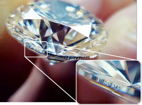 Vista 8 de Anillo de compromiso de 4 puntas de diamante de talla excelente ovalada con certificación IGI de 1, 2, 3 quilates, con cuello de diamante natural