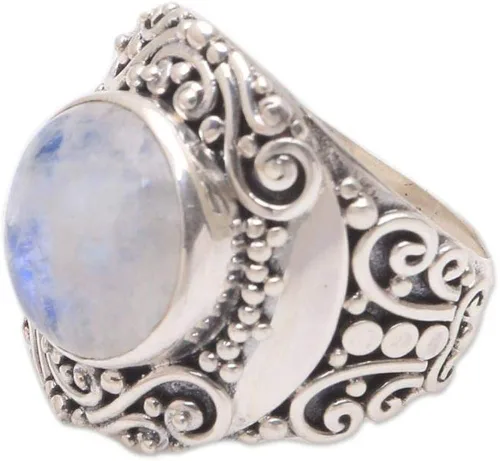 Vista 2 de NOVICA Anillo de plata de ley 925 con piedra lunar arcoíris