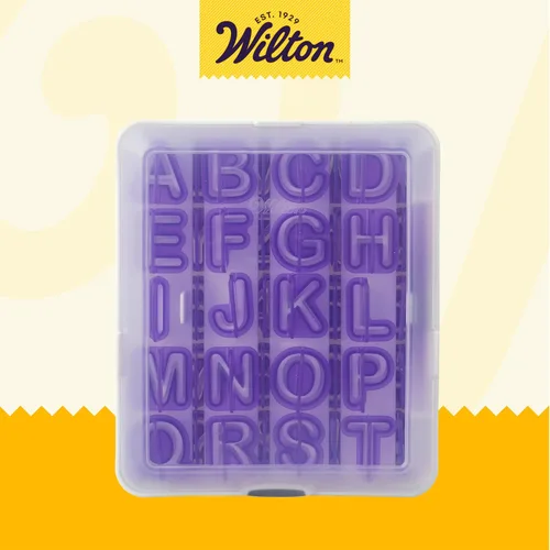 Vista 2 de Juego de cortadores de fondant alfanuméricos Wilton 417-7554 40.