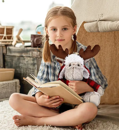 Vista 7 de DolliBu Disfraz de alce a cuadros rojos de felpa súper suave – Adorable peluche de alce zoológico con ropa, lindo regalo de vida silvestre, 9