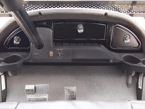 Vista 3 de Huskey Dash Kit W/Locks para Club Car Precedent Fibra de Carbono/Grano de Madera/Acabado Negro Brillante, Molde de Plástico Inyectado para Carrito