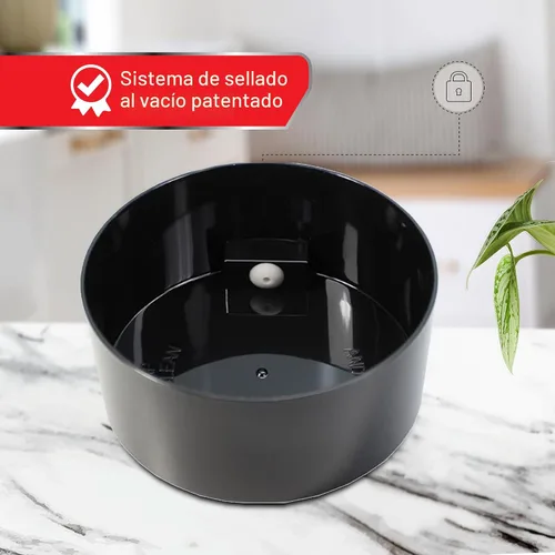 Vista 2 de Coffeevac 1 lb, recipiente sellado al vacío hermético patentado multiuso. Funciona como contenedor de café molido a prueba de olores. Tapa y cuerpo