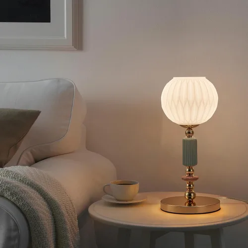 Vista 2 de Moderna lámpara de mesa de cristal blanco leche, lámpara de mesita de noche, lámpara de escritorio de metal con interruptor de cable de enchufe