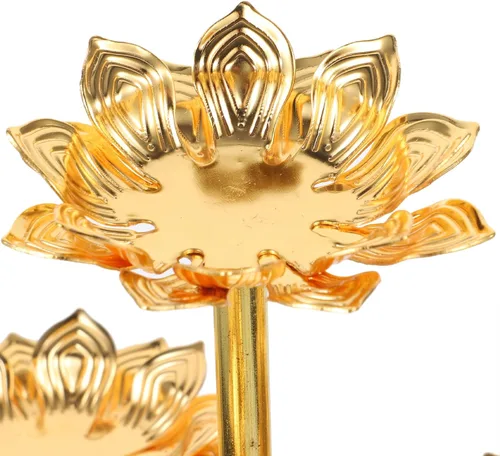 Vista 3 de HOMSFOU Lotus Ghee Lámpara Mantequilla Candelabro Budista Lámpara de aceite de latón Portavelas Votivo Candelabro para Altar Budista Suministros
