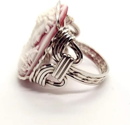 Vista 4 de Anillo de camafeo grande de plata de ley 925 con mariposas griegas rojas