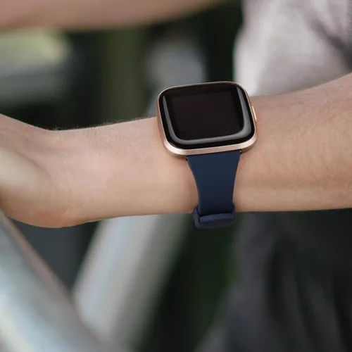 Vista 7 de Correas delgadas para Fitbit Versa 2 bandas mujeres hombres, correa de reloj impermeable de silicona suave de repuesto para reloj inteligente Fitbit