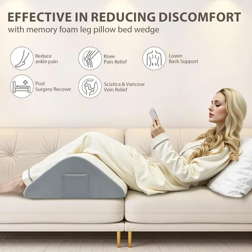 Vista 6 de Almohada de rodilla de espuma viscoelástica, funda blanca acolchada con base gris, soporte ortopédico