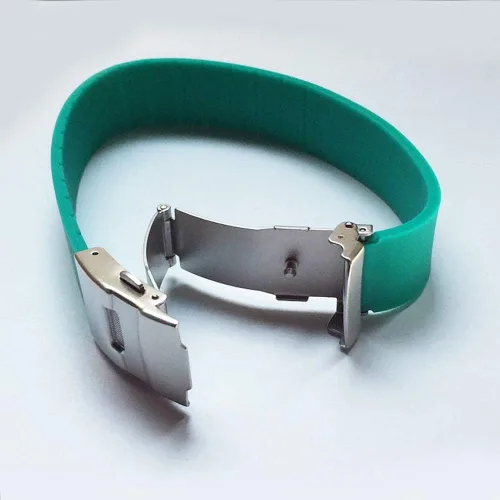 Vista 3 de 1 unidad. de 50 pulseras de identificación de silicona, placa de grabado de 1.378in y cierre de acero inoxidable. (Verde)