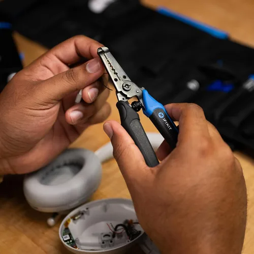 Vista 6 de iFixit - Juego de alicates mandibles, de 3 piezas, para reparación electrónica y doméstica