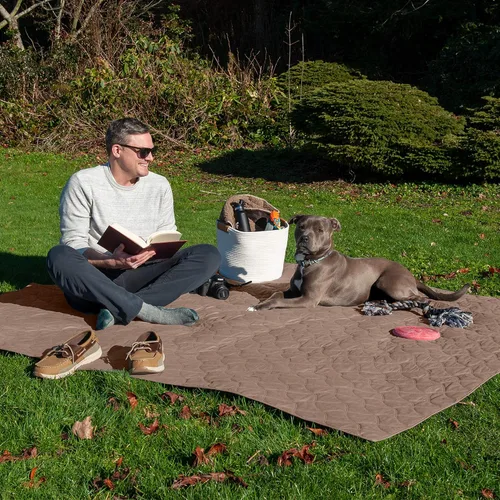 Vista 4 de Furhaven Funda Protectora de Colchón Impermeable y Antideslizante Tamaño Queen para Perros y Gatos, Lavable, Para Camas, Sofás y Asientos