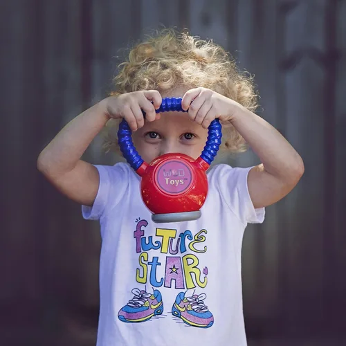 Vista 4 de WOD Toys Kettle Kid - Pesa rusa roja, segura y duradera, juguete de levantamiento de pesas para niños, fitness, gimnasio para niños