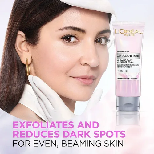 Vista 2 de L'Oreal Paris Limpiador facial espumoso diario glicólico brillante, 1.7 fl oz Lavado facial diario brillante para piel opaca