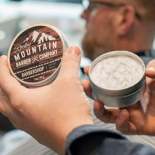 Vista 6 de Rocky Mountain Barber Company - Crema de afeitar para hombre, aroma de barbería, espuma gruesa para afeitado tradicional y con cartucho, lata de 5