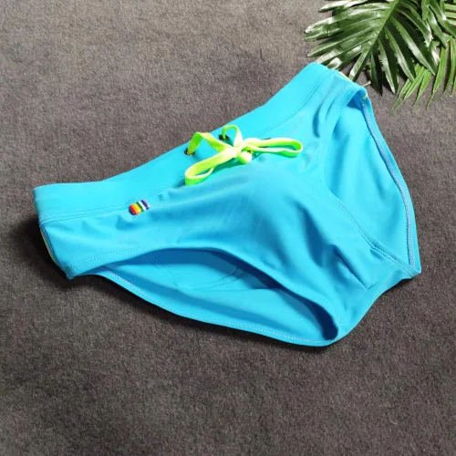 Vista 4 de UXH Traje de baño para hombre Briefs acolchado traje de baño masculino sexy natación bikini tabla playa surf natación troncos