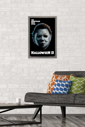 Vista 2 de Trends International Halloween II - Póster de pared de pesadilla, 22.4 pulgadas de largo x 14.7 pulgadas, versión enmarcada en madera de granero