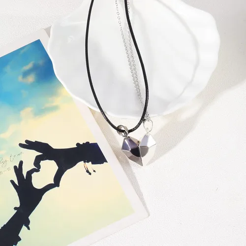 Vista 5 de Juego de 4 collares para parejas pulseras magnéticas a juego para novio, novia, parejas, él o ella collares de relación a distancia para parejas.