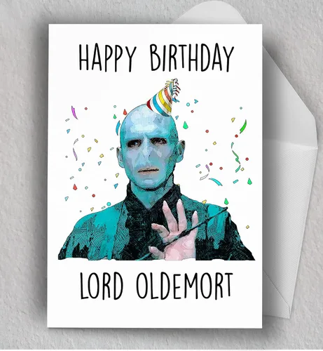 Vista 2 de Divertida tarjeta de cumpleaños con temática de mago, diseño de parodia "Lord Oldemort", interior en blanco, incluye sobre
