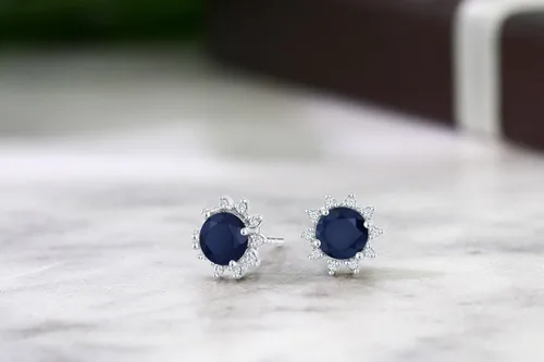 Vista 4 de Gem Stone King Aretes redondos de oro blanco de 18 quilates con piedra natal y diamante blanco de 0.157 in para mujer