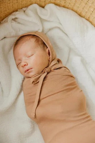 Vista 3 de Copper Pearl Baby Bonnets Pecan