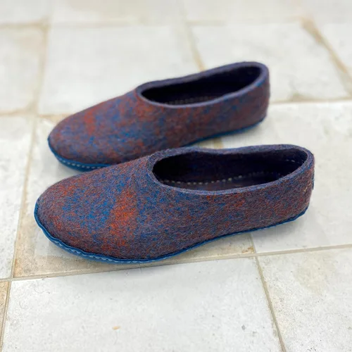 Vista 3 de Women's Handmade Felted Wool Home Shoes with Leather or Rubber Soles
