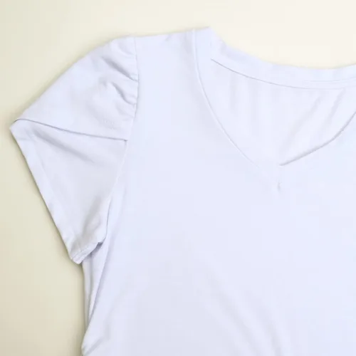 Vista 3 de GINKANA Camiseta de maternidad con manga corta de pétalo, cuello en V, con laterales fruncidos, informal, básica, túnica para embarazo