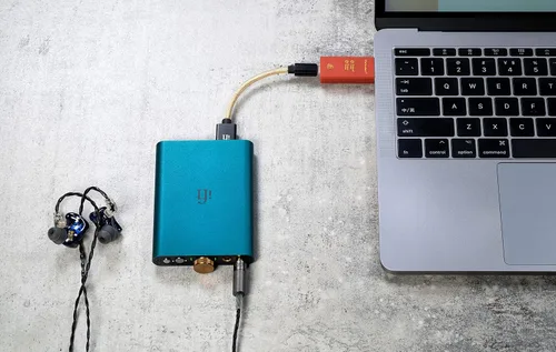 Vista 4 de iFi iDefender+ Eliminador de bucle de tierra de audio USB (tipo A > A)