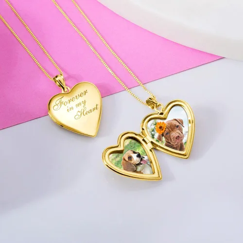 Vista 3 de PicturesOnGold.com Collar con medallón Forever In My Heart para mujer que sostiene fotos en joyería personalizada, regalos para hombres y mujeres
