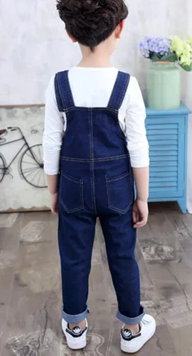 Vista 2 de Overol de mezclilla con tirantes ajustables y casuales para niños de 4 a 13 años, Azul Patchwork