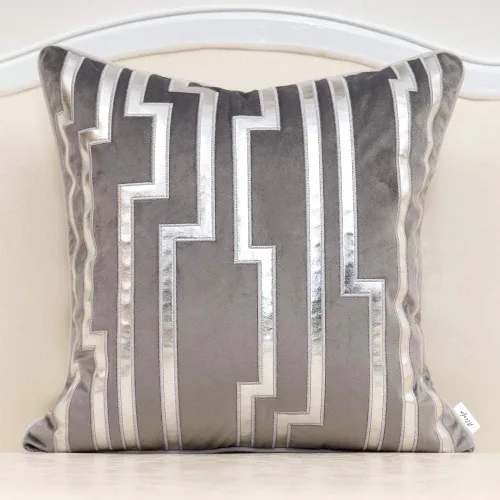 Vista 10 de Alerfa Funda de almohada de cuero dorado a rayas negras de 18 x 18 pulgadas, funda de almohada geométrica de lujo decorativa de terciopelo bordado