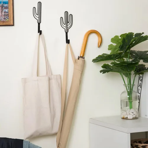 Vista 3 de MyGift Ganchos de metal negro modernos montados en la pared con alambre Saguaro Cactus formas a juego para colgar sombreros, abrigos, toallas