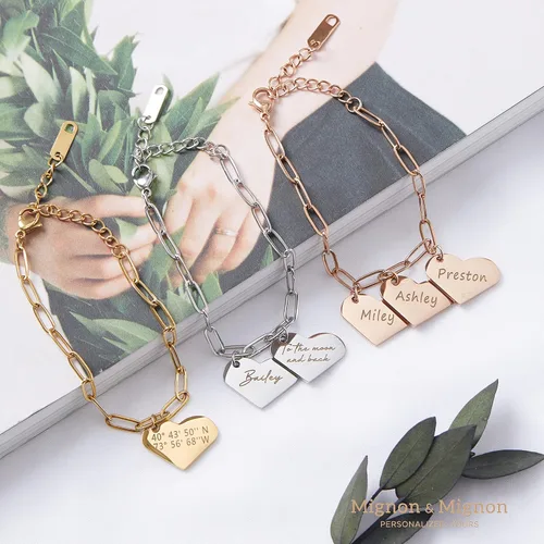 Vista 2 de MignonandMignon Pulsera de cadena de clip personalizada para ella, pulsera con colgante de corazón grabado personalizado, joyería con encanto