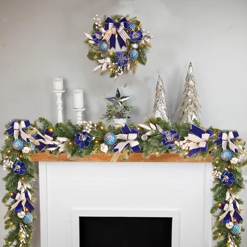 Vista 5 de Corona de Navidad preiluminada para puerta delantera con temporizador, 20 luces, corona de Navidad iluminada, bola de Navidad azul plateado