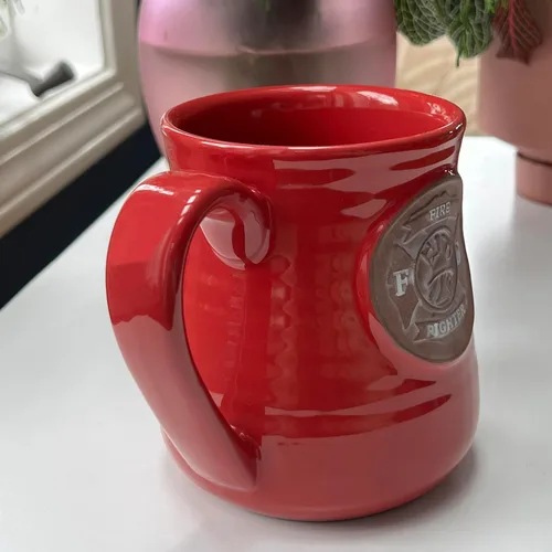 Vista 3 de Abbey Gift - Taza de cerámica para bomberos, color rojo y marrón, 4.8 pulgadas