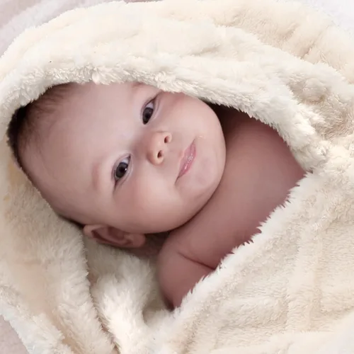 Vista 5 de VitalCozy Juego de 4 Mantas de Felpa Suave para Bebé 30" x 40" 3D de Peluche Cálido Mantas de Envoltura para Dormitorio para Niños Pequeños, Niñas