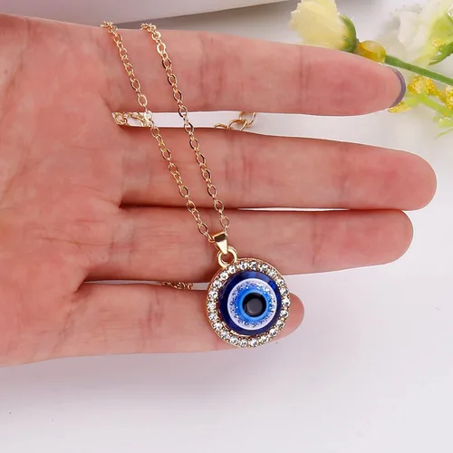 Vista 5 de YienDoo Collar con colgante de cristal de ojo turco con dije de ojo de talismán azul gótico, collar de protección contra el mal de ojo, collar