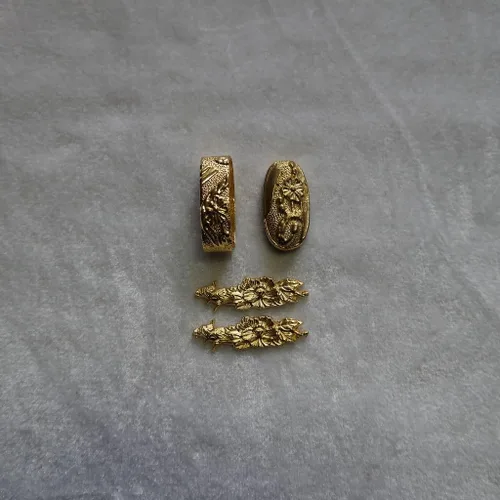 Vista 70 de Espada samurái japonesa KOSHIRAE – Fuchi Kashira Menuki 01-77