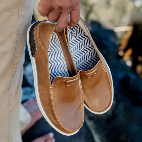 Vista 5 de OLUKAI Kakaha - Zapatos de cuero sin cordones para hombre, cuero de primera calidad, versatilidad formal e informal, comodidad y ajuste diario