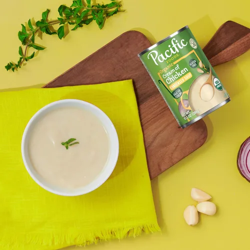 Vista 3 de Pacific Foods Crema orgánica de sopa de pollo, lata de 10.5 oz