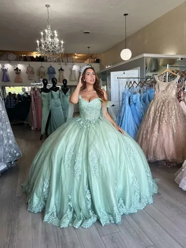 Vista 3 de Zhangyo Dulce 16 vestidos de quinceañera vestido de bola fuera del hombro vestidos de fiesta con tren hinchado tul vestidos de fiesta de encaje