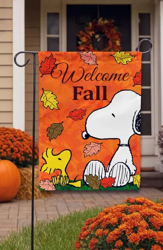 Vista 3 de Flagology, PEANUTS Falling Leaves Welcome Snoopy & Woodstock - Bandera de jardín de 12 x 18 pulgadas, bandera para exteriores, tela exclusiva
