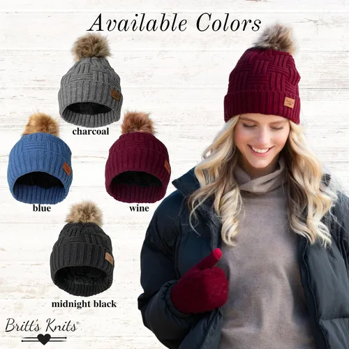 Vista 4 de Britt's Knits Sombrero de punto forrado de felpa con pompón para mujer
