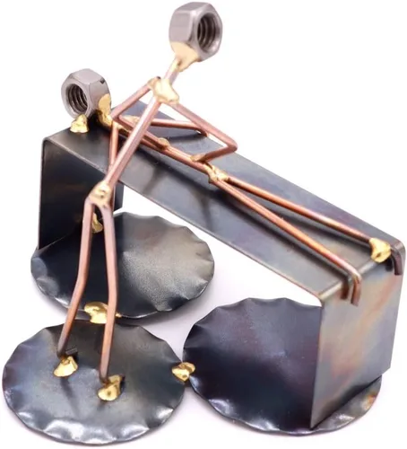 Vista 3 de Estatuilla de metal hecha a mano de quiropráctica, arte de metal soldado a mano y esculturas de metal reciclado, accesorios únicos de escritorio