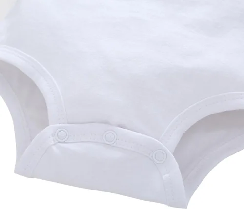 Vista 4 de OUTGLE Mameluco blanco para bebé recién nacida + pantalones de rayas + sombrero + diadema para otoño e invierno