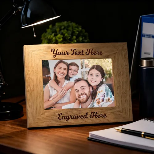 Vista 2 de Marco de fotos personalizado grabado con láser, marco de madera de 7 x 5 pulgadas, marco de fotos de madera personalizado, cualquier texto de regalo