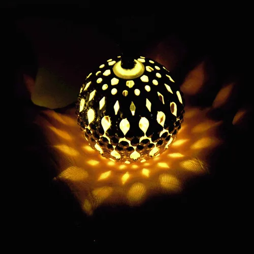 Vista 3 de Modern Home Cadena de luces LED solares - Faroles de globo de metal marroquíes
