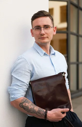 Vista 2 de Bolso bandolera de cuero para hombre bolso cruzado hecho a mano bolso de hombro resistencia al tiempo