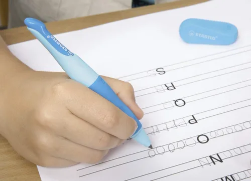 Vista 4 de STABILO Portaminas ergonómico EASYergo 3.15 - para zurdos - Azul claro/Azul oscuro + Sacapuntas Paquete de 1 - Azul claro/azul oscuro + sacapuntas