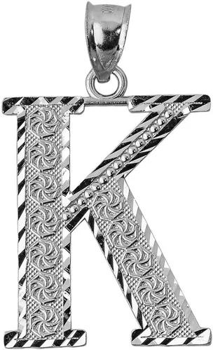Vista 22 de Claddagh Gold . Colgante de plata de ley 925 con inicial de letras A-Z disponible en pequeño, mediano y grande