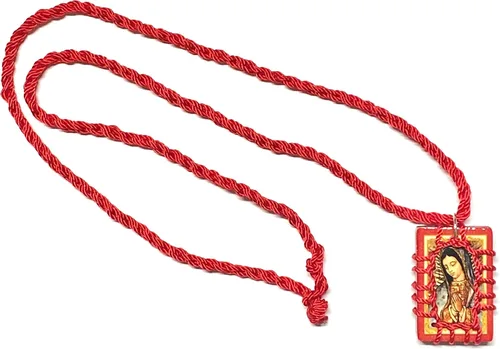 Vista 2 de Collar Escapulario Rojo de Nuestra Señora de Guadalupe Escapulario Madera Virgen de Guadalupe Rojo